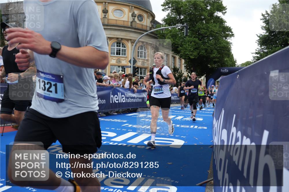 29.06.2025 - hella hamburg halbmarathon Strokosch-Dieckow http://msf.ph/oto/8291285 29.06.2025 10:50:05 Ziel 1119, 1216, 1321, 1507, 2020, 3296, 3562, 3692, 3852, 7100, 7176, 7657, 8313, 9031, 9213, 9303, 9965, 10371, 11607, 12203, 12235, 12271, 13225, 13282, 13758, 14257, 16403, 18228, 18657, 18658, 18884, 19112 meine-sportfotos.de
