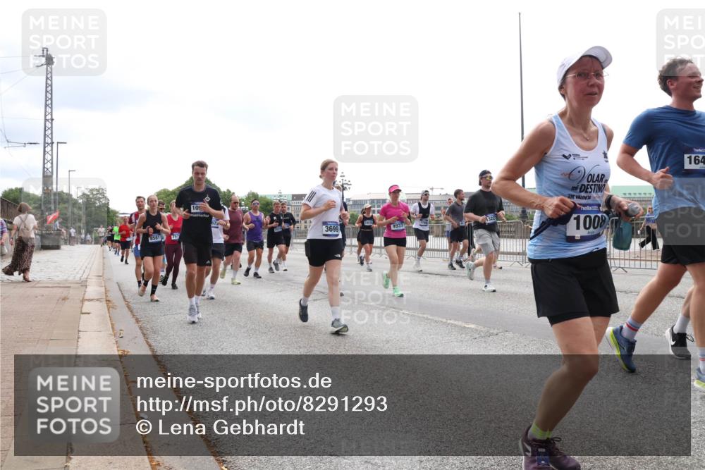 29.06.2025 - hella hamburg halbmarathon Lena Gebhardt http://msf.ph/oto/8291293 29.06.2025 10:36:20 Lombardsbrücke 8581, 757, 10, 18518, 3699, 4937, 21, 100, 164, 1008, 1010, 1036, 1102, 1183, 1224, 1775, 1780, 1835, 2124, 2520, 2870, 3398, 3401, 3404, 3428, 3598, 3699, 3741, 3877, 3990, 4245, 4326, 4413, 4442, 4798, 4937, 5012, 5246, 5427, 5540, 5573, 5666, 5747, 5809, 5919, 6092, 6093, 6184, 6190, 6417, 6667, 6845, 6896, 7086, 7111, 7140, 7275, 7575, 7576, 7632, 8356, 8498, 8530, 8581, 8945, 8947, 9115, 9117, 9229, 9432, 17156, 17807, 18152 meine-sportfotos.de
