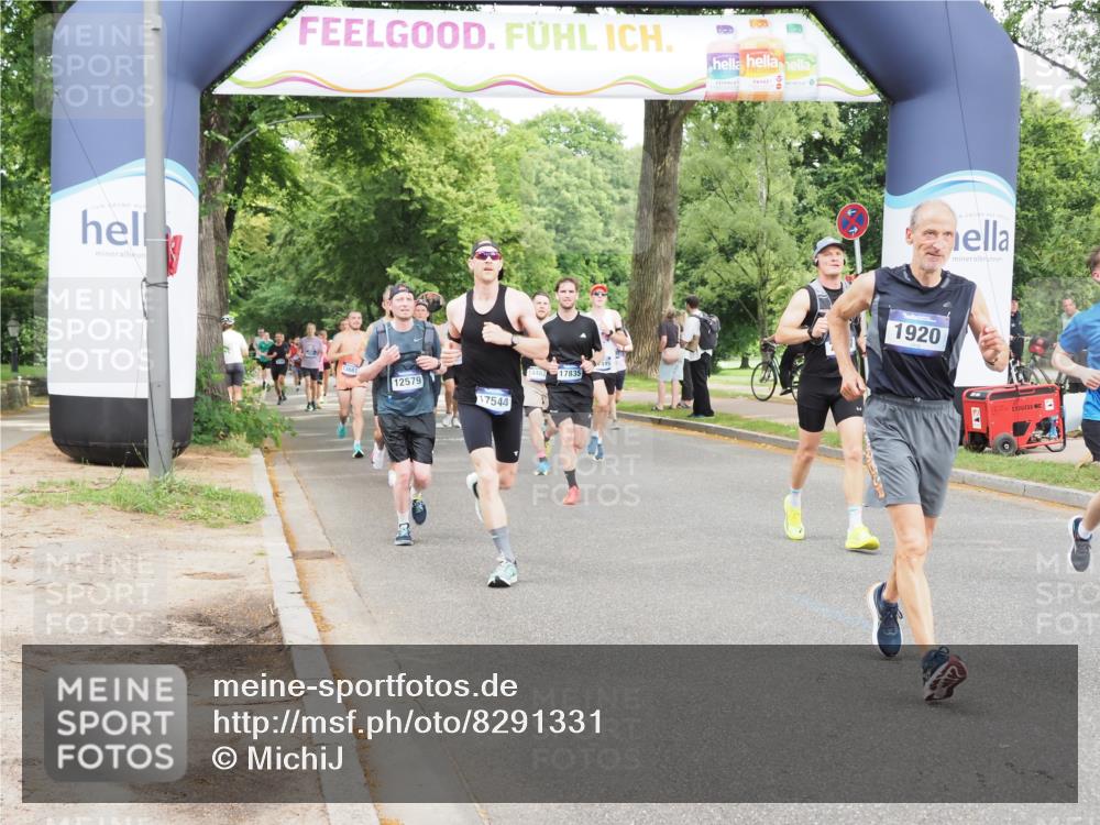 29.06.2025 - hella hamburg halbmarathon MichiJ http://msf.ph/oto/8291331 29.06.2025 10:33:37 Zwischen KM18-KM19 1920, 2188, 2470, 4277, 6819, 6831, 7087, 9105, 12161, 14462, 15365, 16725, 16803, 17544, 17835, 17960, 18810 meine-sportfotos.de