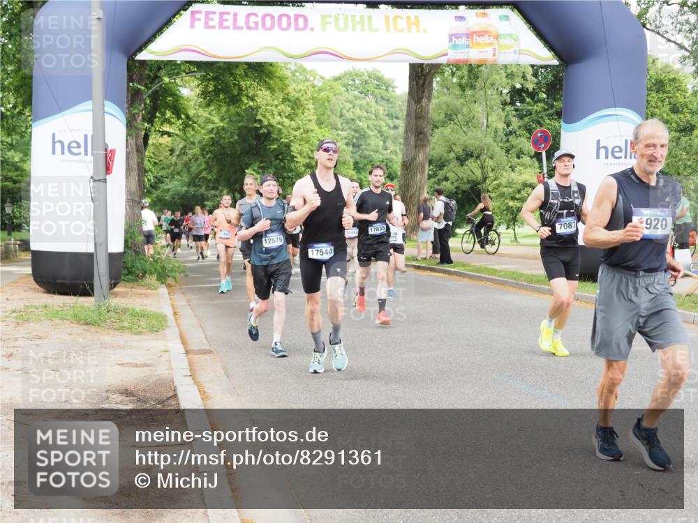 29.06.2025 - hella hamburg halbmarathon MichiJ http://msf.ph/oto/8291361 29.06.2025 10:33:37 Zwischen KM18-KM19 1920, 2188, 2470, 4277, 6819, 6831, 7087, 9105, 12161, 14462, 15365, 16725, 16803, 17544, 17835, 17960, 18810 meine-sportfotos.de