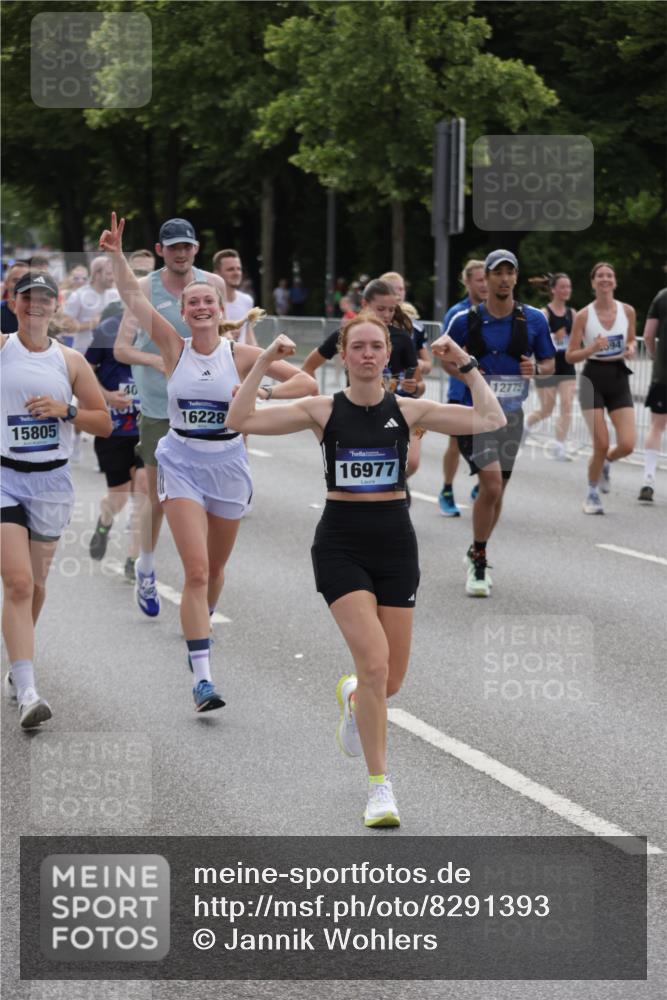 29.06.2025 - hella hamburg halbmarathon Jannik Wohlers http://msf.ph/oto/8291393 29.06.2025 10:36:15 Lombardsbrücke 1224, 1948, 2124, 2588, 3428, 4084, 4618, 4762, 6156, 6190, 6667, 7632, 8499, 8945, 9500, 9694, 9701, 9918, 10123, 10487, 11672, 12605, 12770, 12775, 13092, 13106, 13265, 13266, 13445, 13657, 13704, 13902, 13903, 15077, 15568, 15707, 15805, 15992, 16228, 16239, 16977, 17018, 17115, 17156, 17807, 18152, 18174, 18226, 18482, 18488, 18644, 18646, 18918, 18929 meine-sportfotos.de