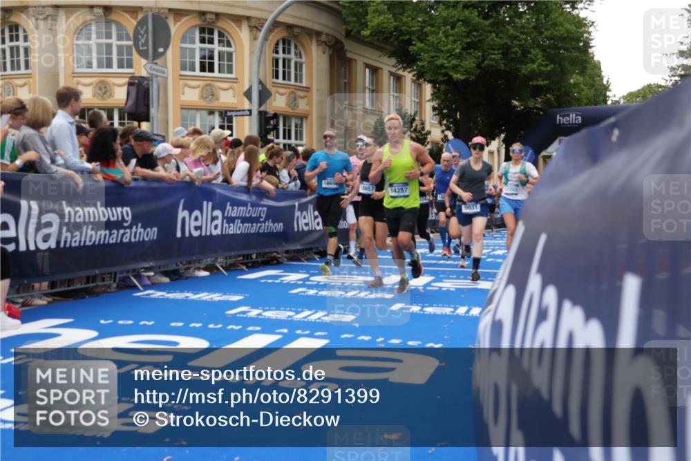 29.06.2025 - hella hamburg halbmarathon Strokosch-Dieckow http://msf.ph/oto/8291399 29.06.2025 10:50:07 Ziel 1119, 1216, 1321, 1507, 2020, 3296, 3562, 7176, 7657, 7930, 7932, 8313, 9031, 9303, 9965, 10371, 11607, 12203, 12235, 13225, 13282, 13758, 14257, 15620, 16403, 18228, 18657, 18658, 18811, 18884, 19040 meine-sportfotos.de