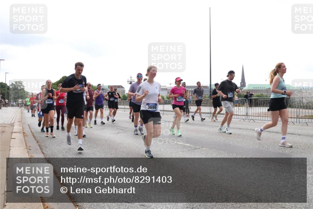 29.06.2025 - hella hamburg halbmarathon Lena Gebhardt http://msf.ph/oto/8291403 29.06.2025 10:36:21 Lombardsbrücke 8581, 7576, 3699, 1322, 4937, 6417, 1008, 1010, 1036, 1102, 1183, 1224, 1775, 1780, 1835, 2124, 2520, 2870, 3398, 3401, 3404, 3428, 3699, 3741, 3877, 3990, 4245, 4326, 4413, 4442, 4798, 4937, 5012, 5246, 5427, 5540, 5573, 5666, 5747, 5809, 5919, 6092, 6093, 6184, 6190, 6417, 6667, 6896, 7086, 7111, 7140, 7275, 7575, 7576, 7632, 8356, 8498, 8530, 8581, 8945, 8947, 9115, 9117, 9229, 9432, 17156, 17807, 18152, 18488 meine-sportfotos.de