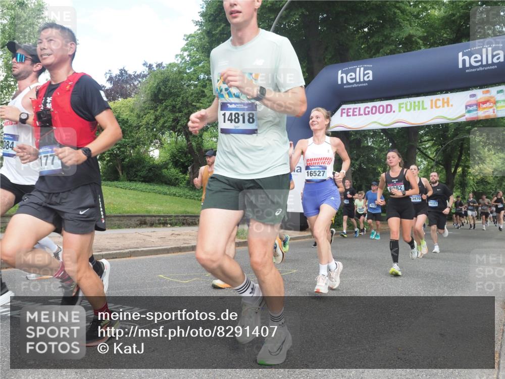 29.06.2025 - hella hamburg halbmarathon KatJ http://msf.ph/oto/8291407 29.06.2025 10:42:11 Zwischen KM18-KM19 2252, 3177, 3861, 5021, 6082, 6084, 6433, 6569 meine-sportfotos.de