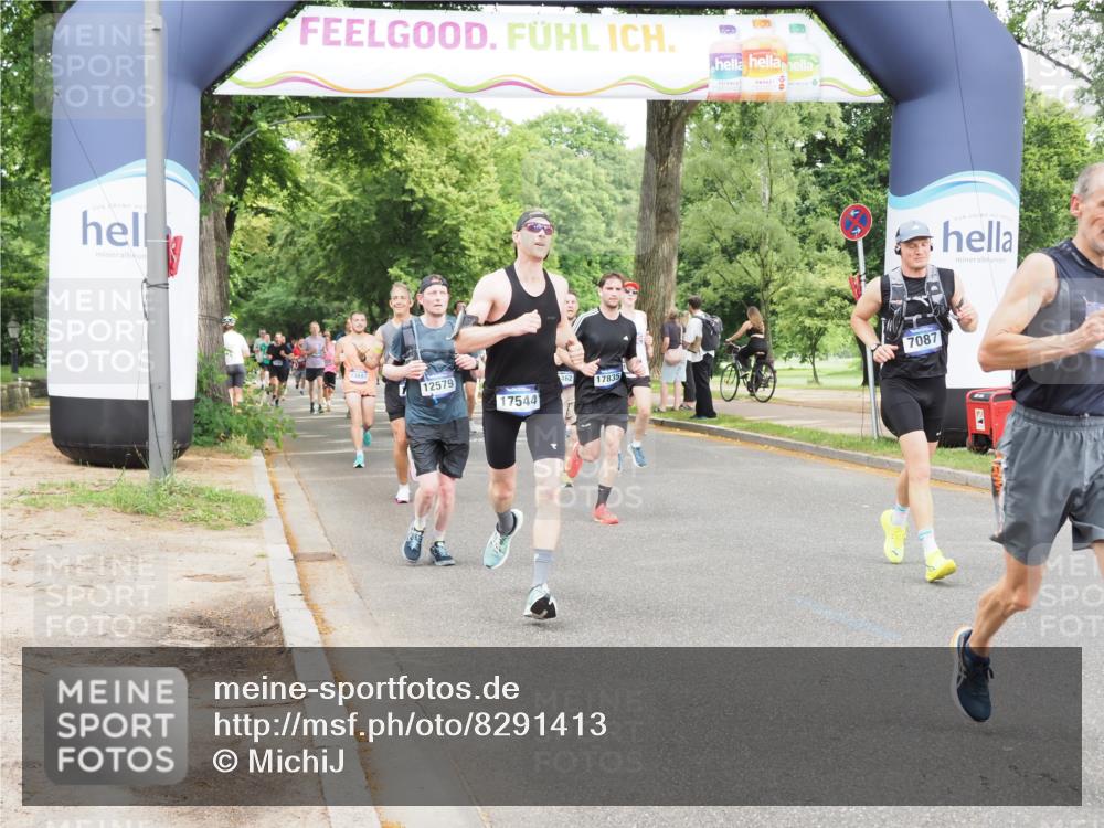 29.06.2025 - hella hamburg halbmarathon MichiJ http://msf.ph/oto/8291413 29.06.2025 10:33:38 Zwischen KM18-KM19 1920, 2188, 4277, 6819, 6831, 7087, 9105, 11495, 12161, 12579, 13687, 14462, 15362, 15365, 16725, 16803, 17544, 17835, 17960, 18810 meine-sportfotos.de