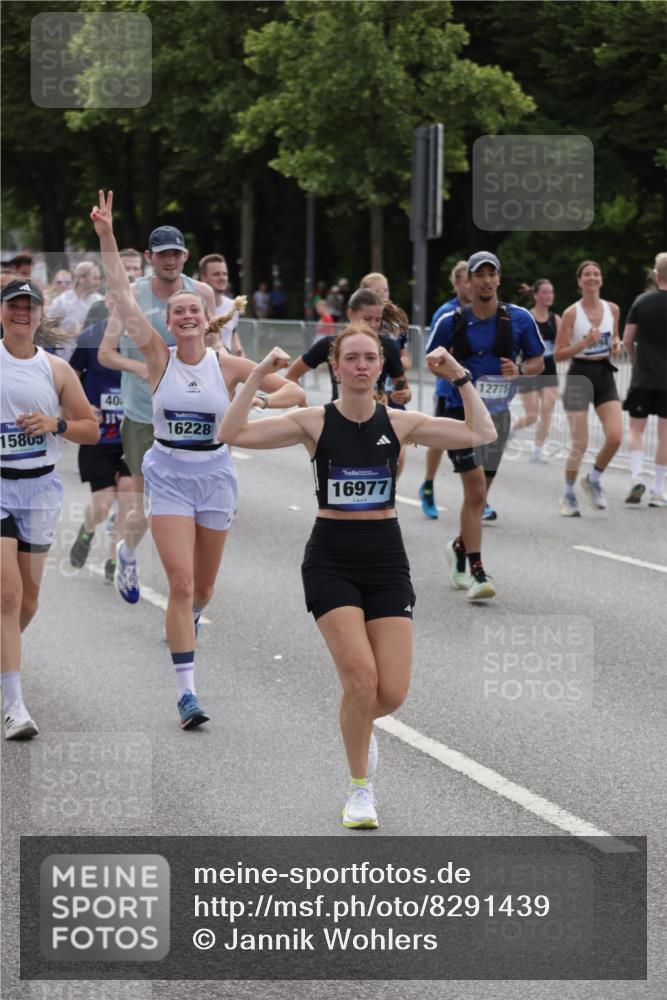 29.06.2025 - hella hamburg halbmarathon Jannik Wohlers http://msf.ph/oto/8291439 29.06.2025 10:36:15 Lombardsbrücke 1224, 1948, 2124, 2588, 3428, 4084, 4618, 4762, 6156, 6190, 6667, 7632, 8499, 8945, 9500, 9694, 9701, 9918, 10123, 10487, 11672, 12605, 12770, 12775, 13092, 13106, 13265, 13266, 13445, 13657, 13704, 13902, 13903, 15077, 15568, 15707, 15805, 15992, 16228, 16239, 16977, 17018, 17115, 17156, 17807, 18152, 18174, 18226, 18482, 18488, 18644, 18646, 18918, 18929 meine-sportfotos.de