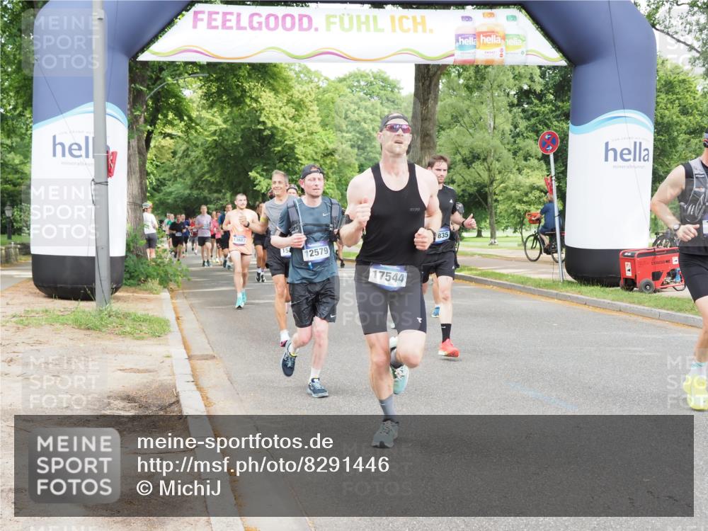 29.06.2025 - hella hamburg halbmarathon MichiJ http://msf.ph/oto/8291446 29.06.2025 10:33:38 Zwischen KM18-KM19 1920, 2188, 4277, 6819, 6831, 7087, 9105, 11495, 12161, 12579, 13687, 14462, 15362, 15365, 16725, 16803, 17544, 17835, 17960, 18810 meine-sportfotos.de