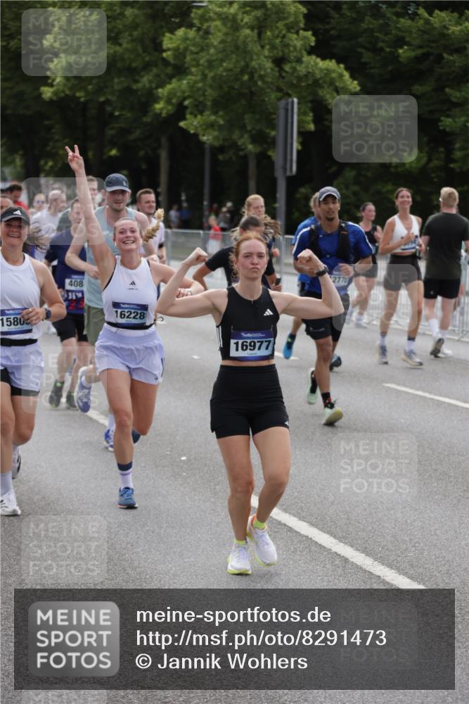 29.06.2025 - hella hamburg halbmarathon Jannik Wohlers http://msf.ph/oto/8291473 29.06.2025 10:36:15 Lombardsbrücke 1224, 1948, 2124, 2588, 3428, 4084, 4618, 4762, 6156, 6190, 6667, 7632, 8499, 8945, 9500, 9694, 9701, 9918, 10123, 10487, 11672, 12605, 12770, 12775, 13092, 13106, 13265, 13266, 13445, 13657, 13704, 13902, 13903, 15077, 15568, 15707, 15805, 15992, 16228, 16239, 16977, 17018, 17115, 17156, 17807, 18152, 18174, 18226, 18482, 18488, 18644, 18646, 18918, 18929 meine-sportfotos.de