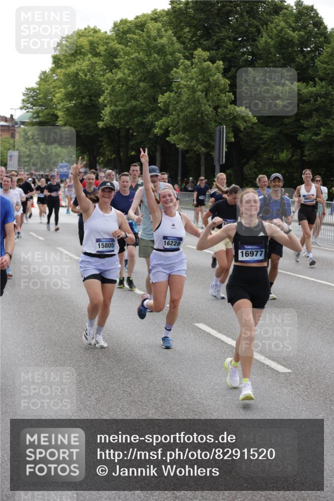 29.06.2025 - hella hamburg halbmarathon Jannik Wohlers http://msf.ph/oto/8291520 29.06.2025 10:36:16 Lombardsbrücke 1948, 2124, 2588, 3428, 4084, 4618, 4762, 4996, 5789, 6156, 6190, 7632, 8499, 8945, 9295, 9500, 9694, 9701, 9918, 10123, 10487, 11672, 12605, 12770, 12775, 13092, 13106, 13265, 13266, 13445, 13657, 13704, 13902, 13903, 15077, 15568, 15707, 15805, 15992, 16228, 16239, 16977, 17018, 17115, 17156, 17807, 18152, 18174, 18226, 18482, 18488, 18644, 18646, 18918, 18929 meine-sportfotos.de