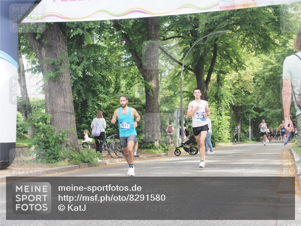 29.06.2025 - hella hamburg halbmarathon KatJ http://msf.ph/oto/8291580 29.06.2025 10:13:03 Zwischen KM18-KM19 4571 meine-sportfotos.de