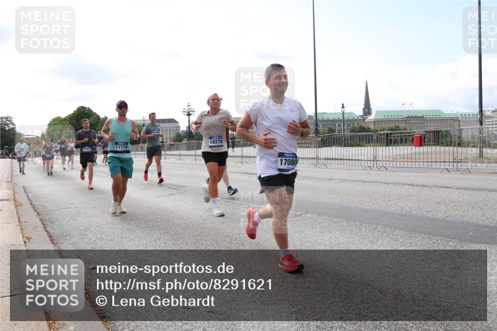 29.06.2025 - hella hamburg halbmarathon Lena Gebhardt http://msf.ph/oto/8291621 29.06.2025 10:11:52 Lombardsbrücke 1062, 1328, 1531, 1790, 1866, 1992, 3363, 4227, 5379, 5605, 7571, 8115, 8807, 8810, 9191, 9428, 10042, 10372, 10409, 10428, 11321, 11507, 11525, 11537, 11581, 11755, 11917, 12473, 13171, 13177, 13203, 13542, 13939, 13958, 14008, 14060, 14196, 14384, 15137, 15797, 15945, 16976, 17080, 17638, 17774, 17866, 18261, 18278, 18382, 18395, 18655 meine-sportfotos.de