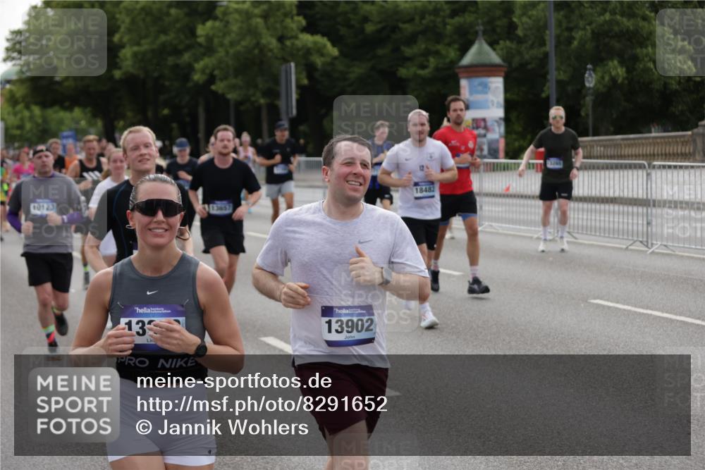 29.06.2025 - hella hamburg halbmarathon Jannik Wohlers http://msf.ph/oto/8291652 29.06.2025 10:36:20 Lombardsbrücke 1118, 1948, 1952, 2552, 2588, 3873, 3895, 4084, 4618, 4762, 4996, 5789, 6156, 6359, 7773, 8499, 8936, 8937, 9295, 9500, 9694, 9701, 10123, 10487, 11672, 11831, 11912, 12302, 12605, 12770, 12775, 13092, 13106, 13165, 13265, 13266, 13657, 13704, 13902, 13903, 14695, 15077, 15588, 15805, 15972, 15992, 16228, 16309, 16977, 17018, 17115, 17156, 17349, 17807, 18152, 18174, 18482, 18488, 18644, 18646, 18918, 18929 meine-sportfotos.de