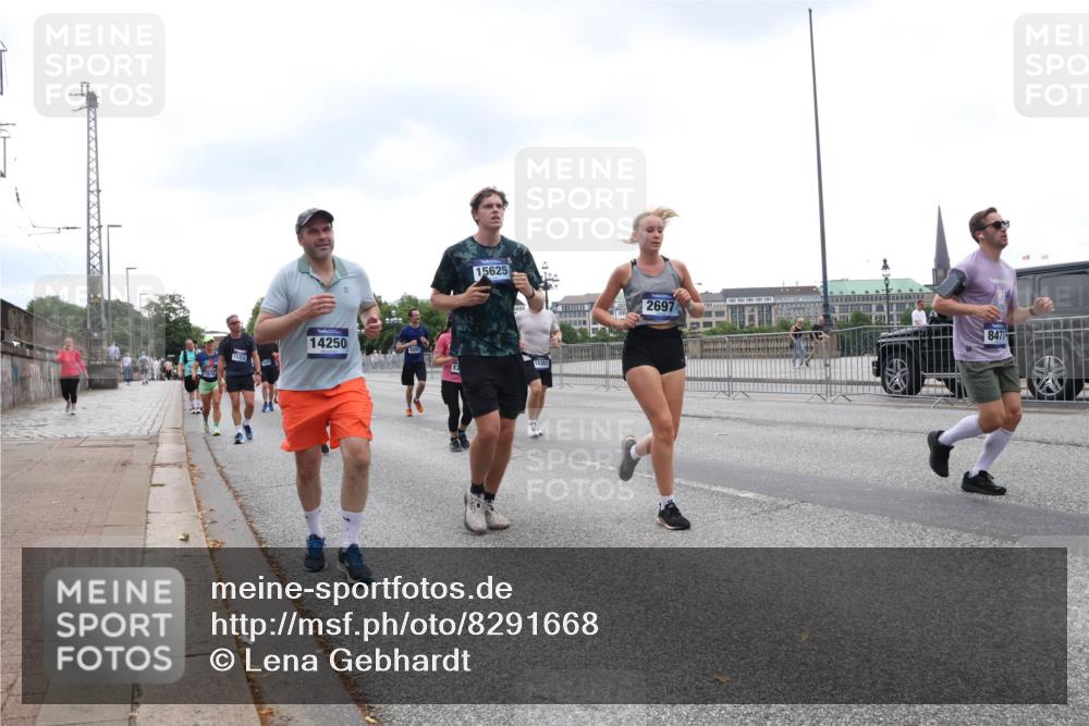 29.06.2025 - hella hamburg halbmarathon Lena Gebhardt http://msf.ph/oto/8291668 29.06.2025 10:46:42 Lombardsbrücke 1073, 1286, 1363, 1371, 1375, 1429, 1465, 1608, 1720, 1837, 1999, 2162, 2211, 2320, 2500, 2556, 2697, 2981, 3277, 3406, 3407, 3469, 3734, 3823, 4119, 4202, 4296, 4342, 4355, 4448, 4604, 5111, 5114, 5697, 5700, 5796, 5854, 5953, 6068, 6124, 6161, 6740, 7303, 7364, 7368, 7374, 7412, 7767, 7827, 7960, 8047, 8477, 8486, 8551, 8553, 8684, 8700, 9129, 9337, 9691, 10153, 10230, 11361, 12298, 12333, 12507, 12522, 13969, 14261, 15852, 16882, 16987 meine-sportfotos.de