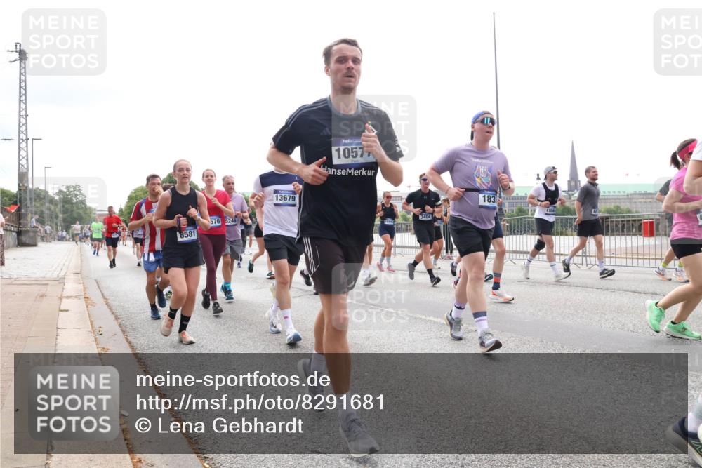 29.06.2025 - hella hamburg halbmarathon Lena Gebhardt http://msf.ph/oto/8291681 29.06.2025 10:36:22 Lombardsbrücke 8581, 576, 5246, 13679, 10577, 3404, 16945, 183, 17044, 1008, 1010, 1036, 1102, 1183, 1224, 1775, 1780, 1835, 2124, 2520, 2870, 3398, 3401, 3404, 3428, 3699, 3741, 3877, 4245, 4326, 4413, 4442, 4798, 4937, 5012, 5246, 5427, 5540, 5573, 5666, 5747, 5809, 5919, 6092, 6093, 6184, 6190, 6417, 6667, 6896, 7086, 7111, 7140, 7275, 7575, 7576, 7632, 8356, 8498, 8530, 8581, 8945, 8947, 9115, 9117, 9229, 9432, 13265, 15077, 17156, 17807, 18152, 18488 meine-sportfotos.de