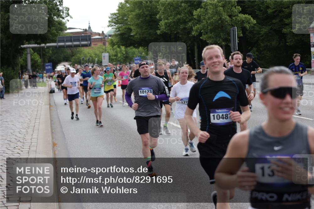 29.06.2025 - hella hamburg halbmarathon Jannik Wohlers http://msf.ph/oto/8291695 29.06.2025 10:36:21 Lombardsbrücke 1118, 1253, 1948, 1952, 1954, 2552, 2588, 3873, 3895, 4084, 4618, 4762, 4996, 5789, 6156, 6359, 7773, 8499, 8936, 8937, 9295, 9500, 9694, 9701, 10123, 10487, 11672, 11831, 11912, 12302, 12605, 12770, 12775, 13092, 13106, 13165, 13265, 13266, 13657, 13704, 13902, 13903, 14695, 15077, 15588, 15805, 15972, 15992, 16228, 16309, 16977, 17018, 17115, 17156, 17349, 17807, 18152, 18174, 18482, 18488, 18644, 18646, 18929 meine-sportfotos.de