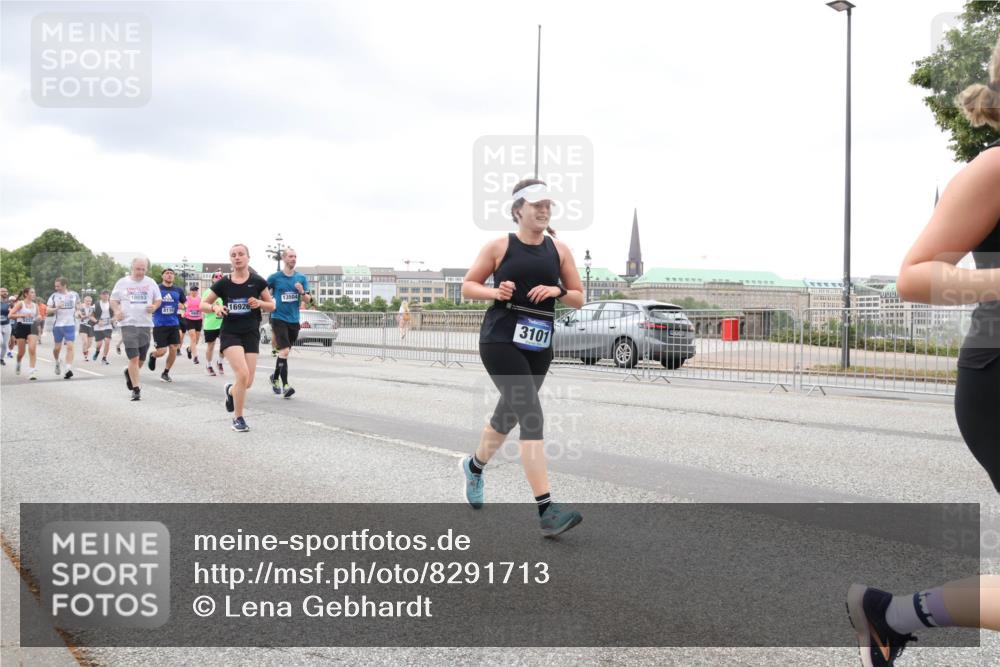 29.06.2025 - hella hamburg halbmarathon Lena Gebhardt http://msf.ph/oto/8291713 29.06.2025 10:55:50 Lombardsbrücke 10593, 8110, 16926, 13504, 3101, 1616, 1873, 1909, 1917, 2793, 3101, 3115, 3244, 3268, 4265, 4354, 4470, 4473, 4836, 4896, 5220, 5222, 5306, 5483, 5487, 5575, 5994, 6055, 6056, 6113, 6257, 6494, 6594, 7516, 7548, 7616, 7680, 7969, 8110, 8305, 8527, 8532, 8533, 8626, 8648, 9548, 9614, 9618, 9838, 9857, 9858, 9861, 9865, 9956, 10094, 10436, 10438, 10449, 10559, 10593, 10640, 10885, 11109, 11903, 11962, 11963, 12695, 12902, 14727, 16385 meine-sportfotos.de