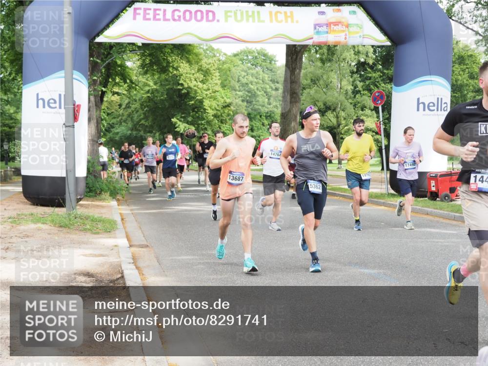 29.06.2025 - hella hamburg halbmarathon MichiJ http://msf.ph/oto/8291741 29.06.2025 10:33:41 Zwischen KM18-KM19 1920, 4277, 6831, 7087, 11495, 12161, 12579, 13687, 14228, 14462, 14764, 14783, 15362, 15365, 16803, 17492, 17544, 17835 meine-sportfotos.de