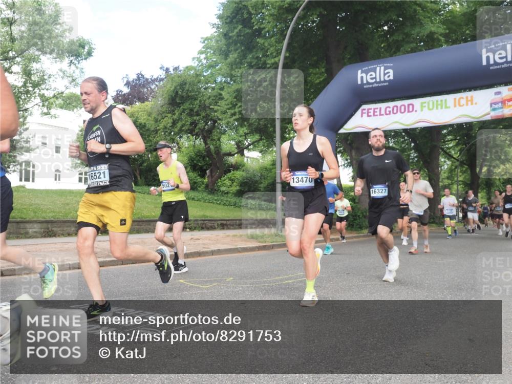 29.06.2025 - hella hamburg halbmarathon KatJ http://msf.ph/oto/8291753 29.06.2025 10:42:13 Zwischen KM18-KM19 2252, 2612, 3177, 3861, 5021, 6082, 6084, 6433, 6569 meine-sportfotos.de