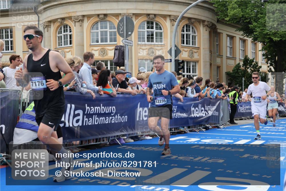 29.06.2025 - hella hamburg halbmarathon Strokosch-Dieckow http://msf.ph/oto/8291781 29.06.2025 10:50:12 Ziel 1119, 1507, 3296, 3562, 4933, 7176, 7930, 7932, 8313, 8921, 9965, 10371, 11607, 12203, 12235, 12949, 13282, 13609, 13690, 14257, 15620, 16000, 16242, 18228, 18499, 18657, 18658, 18811, 19040 meine-sportfotos.de
