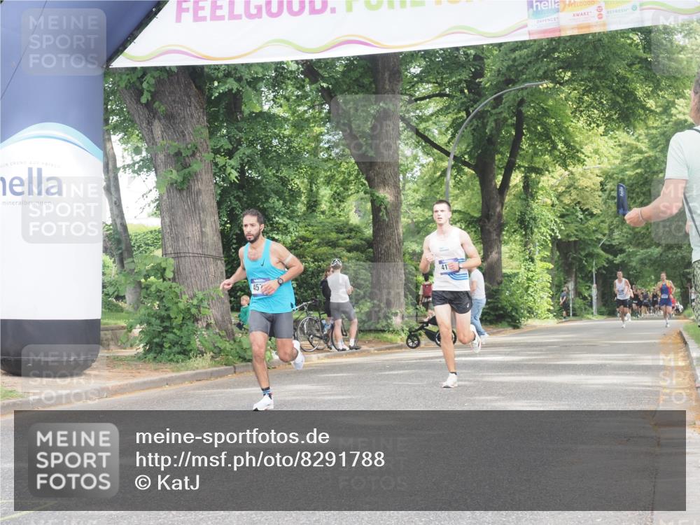 29.06.2025 - hella hamburg halbmarathon KatJ http://msf.ph/oto/8291788 29.06.2025 10:13:03 Zwischen KM18-KM19 4571 meine-sportfotos.de