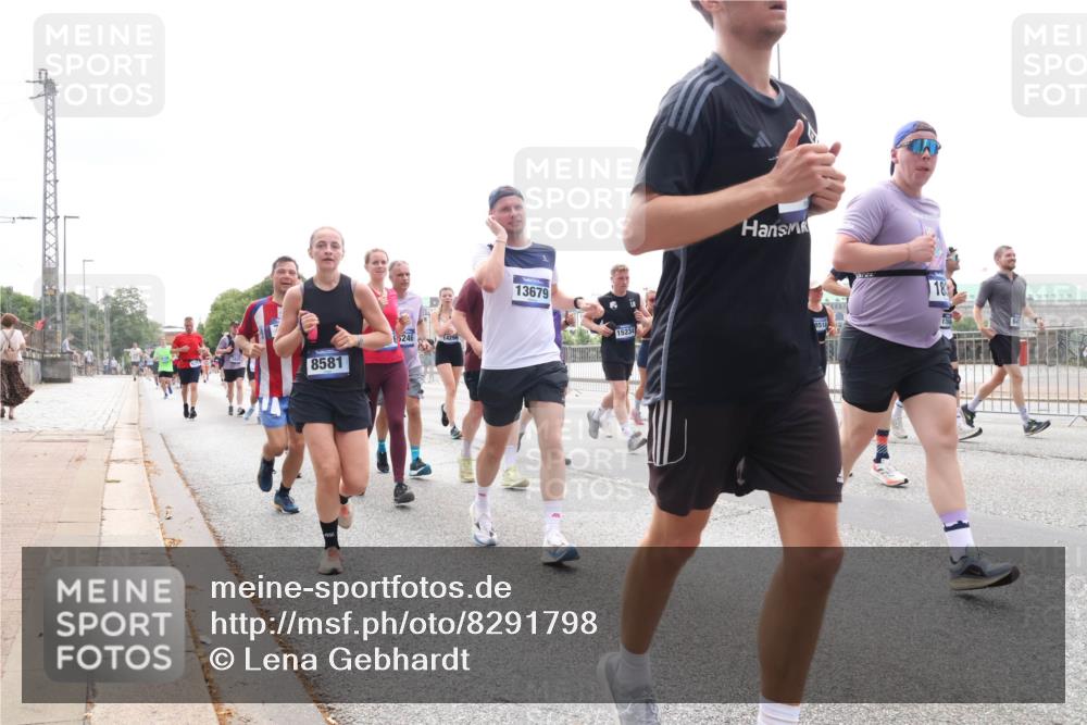 29.06.2025 - hella hamburg halbmarathon Lena Gebhardt http://msf.ph/oto/8291798 29.06.2025 10:36:22 Lombardsbrücke 8581, 246, 13679, 15234, 8518, 1008, 1010, 1036, 1102, 1183, 1224, 1775, 1780, 1835, 2124, 2520, 2870, 3398, 3401, 3404, 3428, 3699, 3741, 3877, 4245, 4326, 4413, 4442, 4798, 4937, 5012, 5246, 5427, 5540, 5573, 5666, 5747, 5809, 5919, 6092, 6093, 6184, 6190, 6417, 6667, 6896, 7086, 7111, 7140, 7275, 7575, 7576, 7632, 8356, 8498, 8530, 8581, 8945, 8947, 9115, 9117, 9229, 9432, 13265, 15077, 17156, 17807, 18152, 18488 meine-sportfotos.de