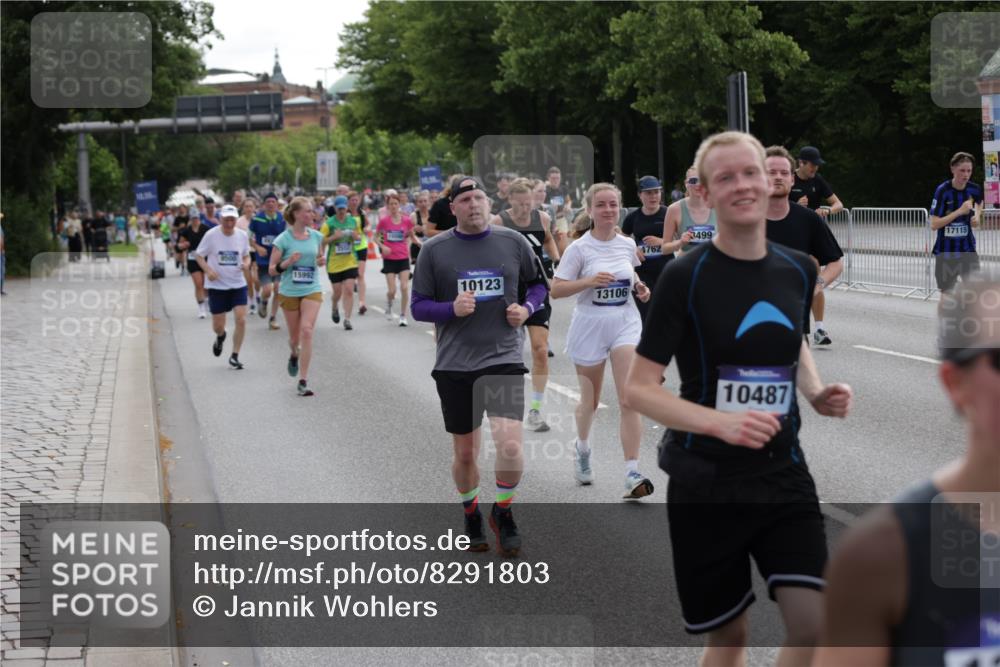 29.06.2025 - hella hamburg halbmarathon Jannik Wohlers http://msf.ph/oto/8291803 29.06.2025 10:36:21 Lombardsbrücke 1118, 1253, 1948, 1952, 1954, 2552, 2588, 3873, 3895, 4084, 4618, 4762, 4996, 5789, 6156, 6359, 7773, 8499, 8936, 8937, 9295, 9500, 9694, 9701, 10123, 10487, 11672, 11831, 11912, 12302, 12605, 12770, 12775, 13092, 13106, 13165, 13265, 13266, 13657, 13704, 13902, 13903, 14695, 15077, 15588, 15805, 15972, 15992, 16228, 16309, 16977, 17018, 17115, 17156, 17349, 17807, 18152, 18174, 18482, 18488, 18644, 18646, 18929 meine-sportfotos.de