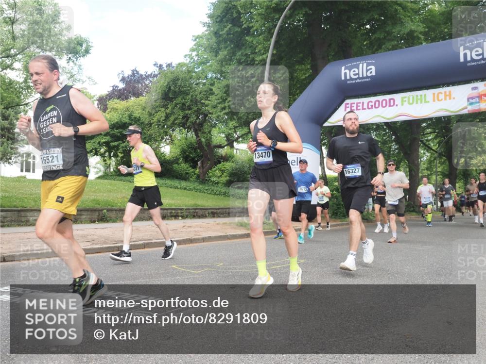 29.06.2025 - hella hamburg halbmarathon KatJ http://msf.ph/oto/8291809 29.06.2025 10:42:13 Zwischen KM18-KM19 2252, 2612, 3177, 3861, 5021, 6082, 6084, 6433, 6569 meine-sportfotos.de
