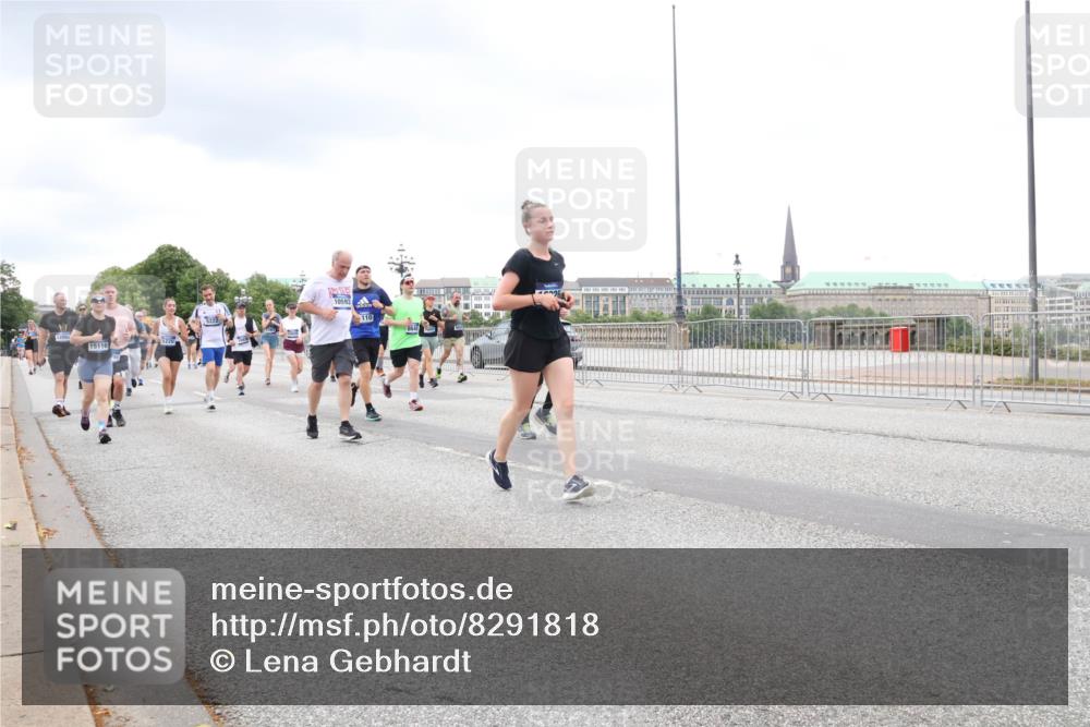 29.06.2025 - hella hamburg halbmarathon Lena Gebhardt http://msf.ph/oto/8291818 29.06.2025 10:55:51 Lombardsbrücke 5222, 15116, 10593, 110, 1616, 1873, 1909, 1917, 2793, 3101, 3244, 3268, 4265, 4354, 4470, 4473, 4836, 4896, 5220, 5222, 5306, 5487, 5575, 5994, 6055, 6056, 6113, 6257, 6494, 6594, 7516, 7548, 7616, 7680, 7969, 8005, 8110, 8305, 8527, 8532, 8533, 8626, 8648, 9548, 9614, 9618, 9838, 9857, 9858, 9861, 9865, 9956, 10094, 10436, 10438, 10449, 10559, 10593, 10640, 10885, 11109, 11903, 11962, 11963, 12695, 12902, 14727 meine-sportfotos.de