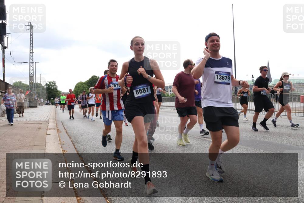 29.06.2025 - hella hamburg halbmarathon Lena Gebhardt http://msf.ph/oto/8291893 29.06.2025 10:36:23 Lombardsbrücke 7575, 8581, 13679, 18518, 340, 1008, 1010, 1036, 1102, 1183, 1224, 1775, 1780, 1835, 2124, 2520, 2870, 3398, 3401, 3404, 3428, 3699, 3741, 3877, 4245, 4326, 4413, 4442, 4798, 4937, 5012, 5246, 5427, 5540, 5573, 5666, 5747, 5809, 5919, 6092, 6093, 6184, 6190, 6417, 6667, 6896, 7086, 7111, 7140, 7275, 7575, 7576, 7632, 8356, 8498, 8530, 8581, 8945, 8947, 9115, 9117, 9229, 13265, 15077, 17156, 17807, 18152, 18488 meine-sportfotos.de