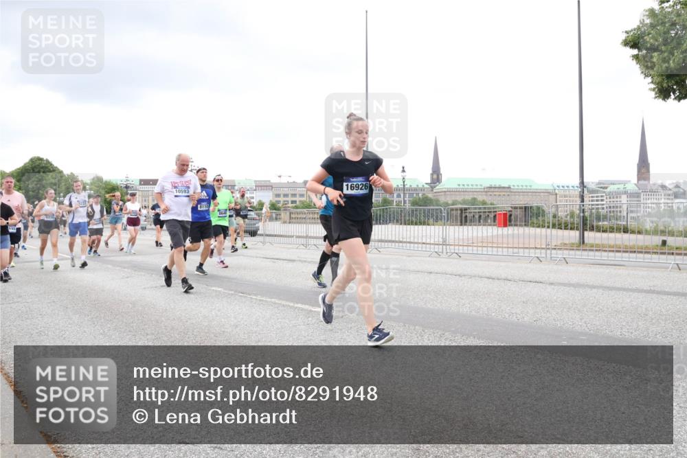 29.06.2025 - hella hamburg halbmarathon Lena Gebhardt http://msf.ph/oto/8291948 29.06.2025 10:55:51 Lombardsbrücke 5222, 10593, 8110, 8648, 16926, 1616, 1873, 1909, 1917, 2793, 3101, 3244, 3268, 4265, 4354, 4470, 4473, 4836, 4896, 5220, 5222, 5306, 5487, 5575, 5994, 6055, 6056, 6113, 6257, 6494, 6594, 7516, 7548, 7616, 7680, 7969, 8005, 8110, 8305, 8527, 8532, 8533, 8626, 8648, 9548, 9614, 9618, 9838, 9857, 9858, 9861, 9865, 9956, 10094, 10436, 10438, 10449, 10559, 10593, 10640, 10885, 11109, 11903, 11962, 11963, 12695, 12902, 14727 meine-sportfotos.de
