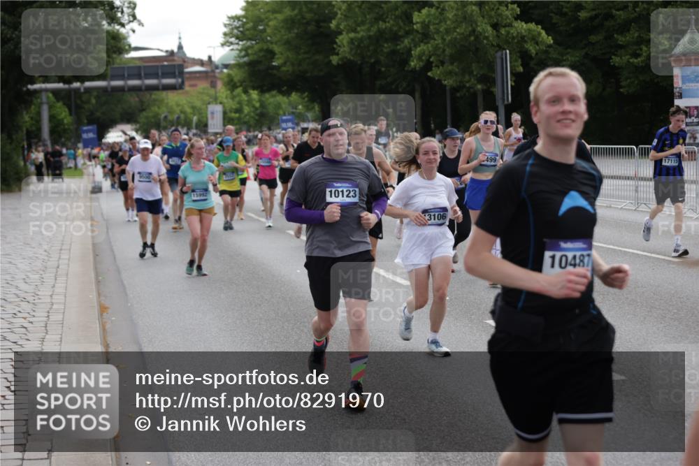 29.06.2025 - hella hamburg halbmarathon Jannik Wohlers http://msf.ph/oto/8291970 29.06.2025 10:36:21 Lombardsbrücke 1118, 1253, 1948, 1952, 1954, 2552, 2588, 3873, 3895, 4084, 4618, 4762, 4996, 5789, 6156, 6359, 7773, 8499, 8936, 8937, 9295, 9500, 9694, 9701, 10123, 10487, 11672, 11831, 11912, 12302, 12605, 12770, 12775, 13092, 13106, 13165, 13265, 13266, 13657, 13704, 13902, 13903, 14695, 15077, 15588, 15805, 15972, 15992, 16228, 16309, 16977, 17018, 17115, 17156, 17349, 17807, 18152, 18174, 18482, 18488, 18644, 18646, 18929 meine-sportfotos.de
