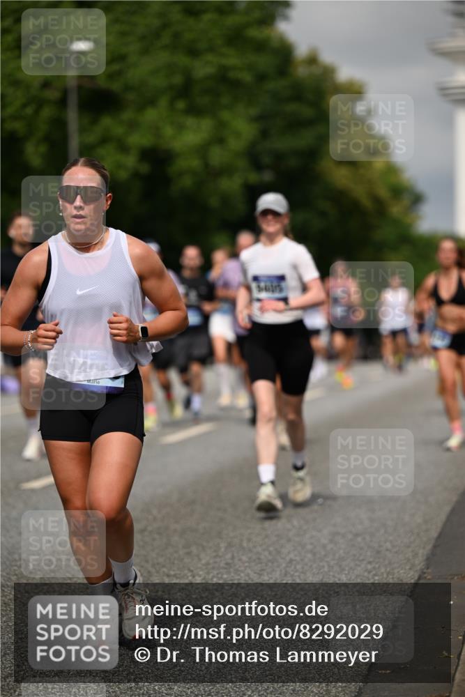 29.06.2025 - hella hamburg halbmarathon Dr. Thomas Lammeyer http://msf.ph/oto/8292029 29.06.2025 10:16:07 Kennedybrücke 1249, 1610, 1785, 1790, 1850, 1851, 2963, 2964, 3182, 3248, 3262, 3746, 3837, 4453, 4499, 5166, 5176, 6822, 6871, 6966, 7370, 8206, 8207, 8971, 9119, 9253, 9254, 9405, 10685 meine-sportfotos.de