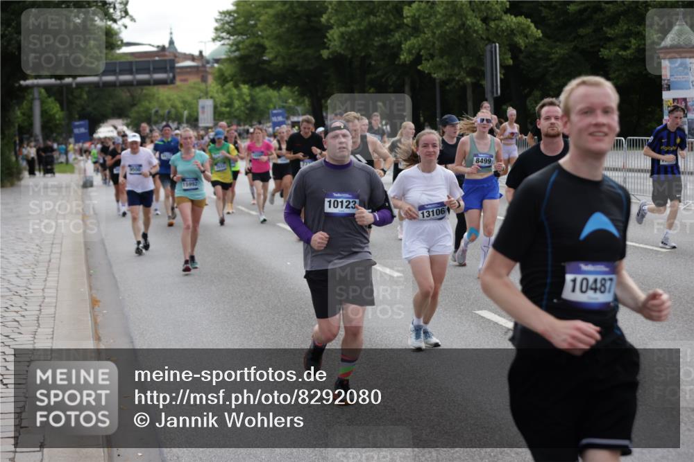 29.06.2025 - hella hamburg halbmarathon Jannik Wohlers http://msf.ph/oto/8292080 29.06.2025 10:36:22 Lombardsbrücke 1118, 1253, 1948, 1952, 1954, 2552, 2588, 3873, 3895, 4084, 4618, 4762, 4996, 5789, 6156, 6359, 7773, 8499, 8936, 8937, 9295, 9500, 9694, 9701, 10123, 10487, 11672, 11831, 11912, 12218, 12302, 12605, 12770, 12775, 13092, 13106, 13165, 13265, 13266, 13657, 13704, 13902, 13903, 14695, 15077, 15588, 15805, 15972, 15992, 16228, 16309, 16885, 16977, 17018, 17115, 17156, 17349, 17807, 18152, 18174, 18482, 18488, 18929 meine-sportfotos.de