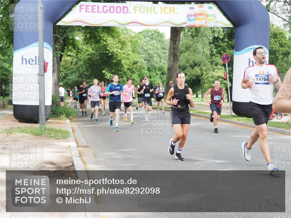 29.06.2025 - hella hamburg halbmarathon MichiJ http://msf.ph/oto/8292098 29.06.2025 10:33:42 Zwischen KM18-KM19 1920, 4277, 5706, 6831, 7087, 11495, 12579, 13687, 14228, 14462, 14764, 14783, 15362, 15365, 17492, 17544, 17835 meine-sportfotos.de