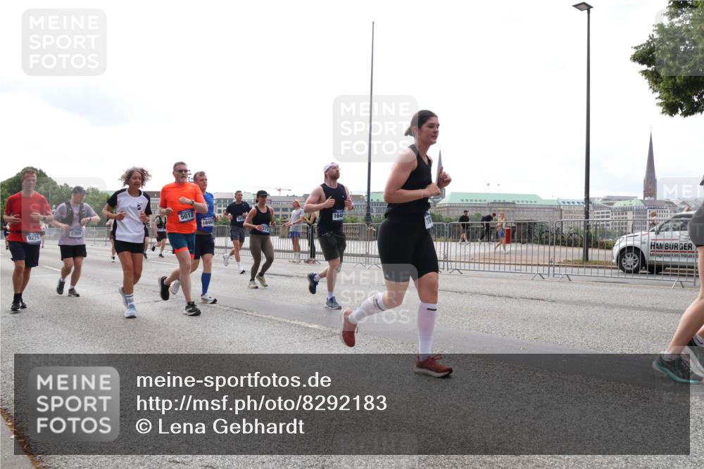 29.06.2025 - hella hamburg halbmarathon Lena Gebhardt http://msf.ph/oto/8292183 29.06.2025 10:36:25 Lombardsbrücke 9229, 5809, 5012, 18466, 1646, 5919, 1008, 1010, 1036, 1102, 1183, 1224, 1775, 1780, 1835, 2124, 2520, 2588, 2870, 3398, 3401, 3404, 3428, 3699, 3741, 3877, 4084, 4245, 4326, 4442, 4798, 4937, 5012, 5246, 5427, 5540, 5573, 5666, 5747, 5809, 5919, 6092, 6093, 6184, 6190, 6417, 6667, 6896, 7086, 7111, 7140, 7275, 7575, 7576, 7632, 8356, 8498, 8530, 8581, 8945, 8947, 9115, 9117, 9229, 9500, 13265, 15077, 17156, 17807, 18152, 18488 meine-sportfotos.de