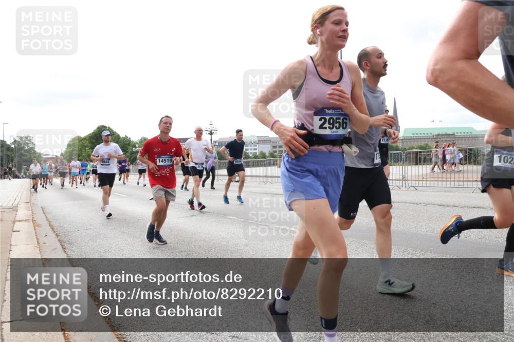 29.06.2025 - hella hamburg halbmarathon Lena Gebhardt http://msf.ph/oto/8292210 29.06.2025 10:21:19 Lombardsbrücke 8844, 14519, 2956, 1538, 102, 1028, 1072, 1266, 1401, 1658, 2271, 2383, 2635, 2815, 2923, 2945, 2956, 2986, 3122, 3161, 3453, 3770, 3813, 3817, 3825, 3826, 4082, 4350, 4697, 4786, 5041, 5061, 5122, 5373, 5395, 5412, 5493, 5767, 6103, 6275, 6308, 6844, 7228, 7375, 7522, 7553, 7608, 7781, 8095, 8113, 8286, 8724, 8726, 8844, 9005, 9011, 9100, 9108, 9236, 9369, 9483, 9499, 9501, 9532, 9624, 10374, 10585, 10602, 10874, 11698, 12175, 12694, 13057, 13508 meine-sportfotos.de
