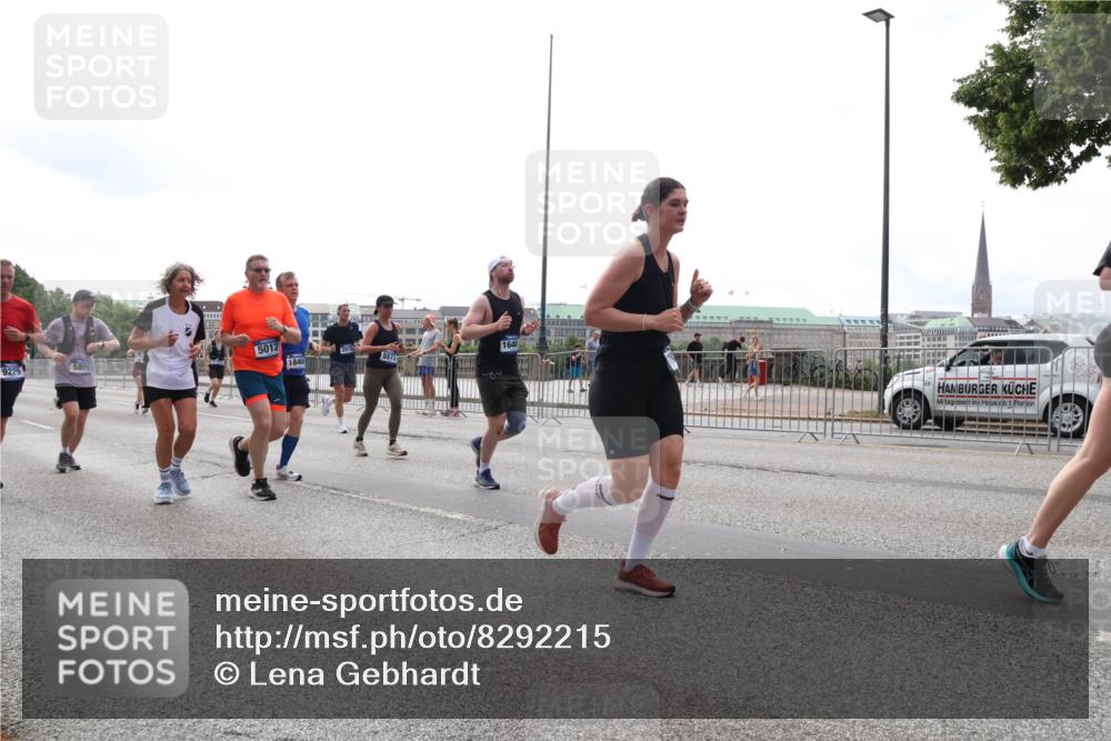 29.06.2025 - hella hamburg halbmarathon Lena Gebhardt http://msf.ph/oto/8292215 29.06.2025 10:36:25 Lombardsbrücke 9229, 5809, 5012, 5919, 5573, 1646, 1, 1008, 1010, 1036, 1102, 1183, 1224, 1775, 1780, 1835, 2124, 2520, 2588, 2870, 3398, 3401, 3404, 3428, 3699, 3741, 3877, 4084, 4245, 4326, 4442, 4798, 4937, 5012, 5246, 5427, 5540, 5573, 5666, 5747, 5809, 5919, 6092, 6093, 6184, 6190, 6417, 6667, 6896, 7086, 7111, 7140, 7275, 7575, 7576, 7632, 8356, 8498, 8530, 8581, 8945, 8947, 9115, 9117, 9229, 9500, 13265, 15077, 17156, 17807, 18152, 18488 meine-sportfotos.de