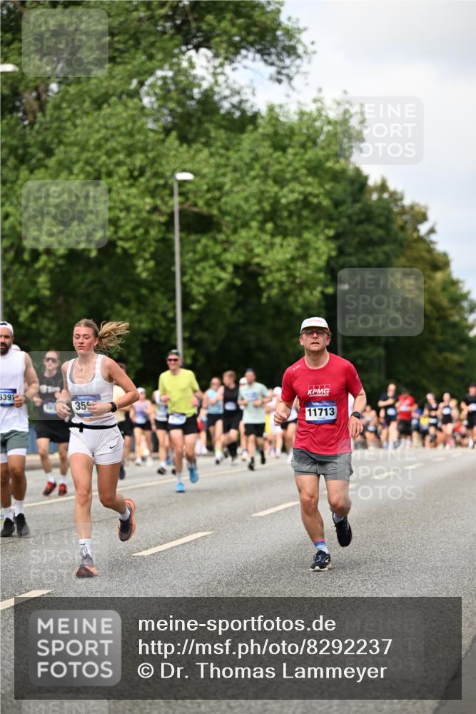 29.06.2025 - hella hamburg halbmarathon Dr. Thomas Lammeyer http://msf.ph/oto/8292237 29.06.2025 10:37:25 Kennedybrücke 1078, 1199, 1324, 1373, 1732, 1879, 1995, 2085, 2342, 2384, 2838, 3221, 3341, 3422, 3560, 3653, 3871, 4030, 4164, 4446, 5180, 5581, 5917, 6773, 6999, 7308, 7705, 8175, 8595, 8839, 8891, 8993, 9289, 9471, 9591, 9750, 9768, 9780 meine-sportfotos.de