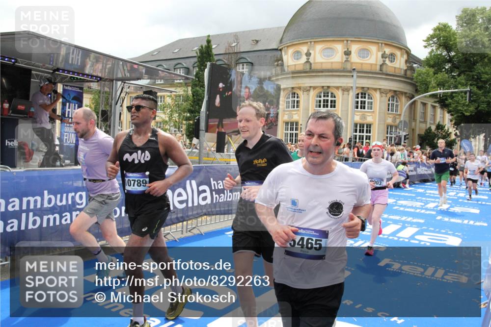 29.06.2025 - hella hamburg halbmarathon Michael Strokosch http://msf.ph/oto/8292263 29.06.2025 10:56:21 Ziel 1193, 4029, 5465, 5672, 7547, 9903, 10789, 11231, 11309, 12348, 15300, 15484, 16113, 16375, 16634, 17468, 18117, 18495, 18652, 18741, 19152 meine-sportfotos.de