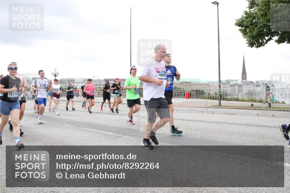 29.06.2025 - hella hamburg halbmarathon Lena Gebhardt http://msf.ph/oto/8292264 29.06.2025 10:55:53 Lombardsbrücke 760, 15116, 5222, 8648, 10593, 8110, 1616, 1738, 1873, 1909, 1917, 2095, 2793, 3101, 3244, 3268, 4265, 4354, 4470, 4473, 4836, 4896, 5220, 5222, 5306, 5487, 5575, 5994, 6055, 6056, 6113, 6257, 6494, 6594, 6968, 7516, 7548, 7616, 7969, 8005, 8110, 8305, 8527, 8532, 8533, 8626, 8648, 9548, 9614, 9618, 9838, 9857, 9858, 9861, 9865, 9956, 10094, 10436, 10438, 10449, 10559, 10593, 10640, 10885, 10987, 11903, 11962, 11963, 12695, 12902 meine-sportfotos.de