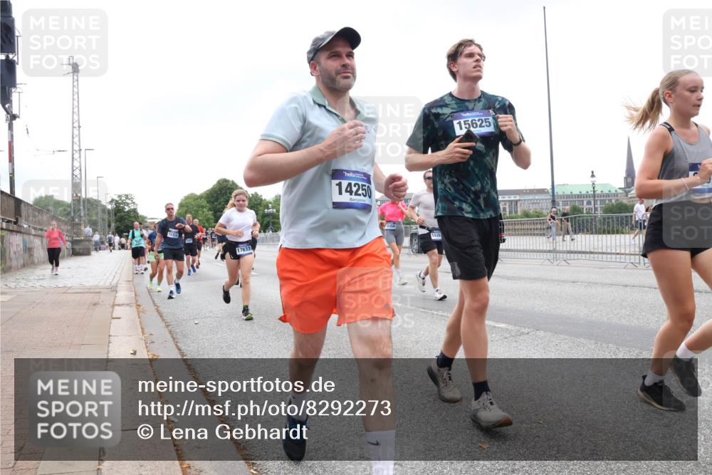 29.06.2025 - hella hamburg halbmarathon Lena Gebhardt http://msf.ph/oto/8292273 29.06.2025 10:46:43 Lombardsbrücke 1073, 1286, 1363, 1371, 1375, 1429, 1465, 1608, 1720, 1837, 1999, 2162, 2211, 2320, 2500, 2556, 2665, 2697, 2981, 3277, 3406, 3407, 3469, 3734, 3823, 4119, 4202, 4296, 4342, 4355, 4448, 4604, 5111, 5114, 5697, 5700, 5796, 5854, 5953, 6068, 6124, 6161, 6740, 7303, 7364, 7368, 7374, 7412, 7767, 7827, 7960, 8047, 8477, 8486, 8551, 8553, 8684, 8700, 9129, 9337, 9691, 10153, 10230, 11361, 12298, 12333, 12507, 12522, 13969, 14261, 15852, 16882, 16987 meine-sportfotos.de