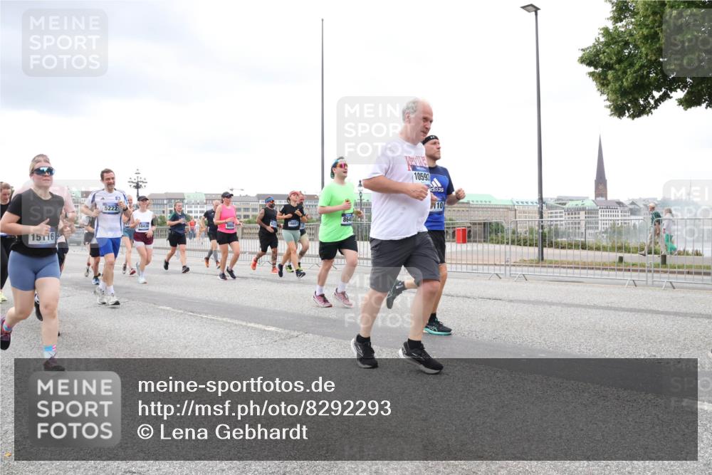 29.06.2025 - hella hamburg halbmarathon Lena Gebhardt http://msf.ph/oto/8292293 29.06.2025 10:55:53 Lombardsbrücke 15, 16, 5222, 1043, 864, 10593, 10, 1616, 1738, 1873, 1909, 1917, 2095, 2793, 3101, 3244, 3268, 4265, 4354, 4470, 4473, 4836, 4896, 5220, 5222, 5306, 5487, 5575, 5994, 6055, 6056, 6113, 6257, 6494, 6594, 6968, 7516, 7548, 7616, 7969, 8005, 8110, 8305, 8527, 8532, 8533, 8626, 8648, 9548, 9614, 9618, 9838, 9857, 9858, 9861, 9865, 9956, 10094, 10436, 10438, 10449, 10559, 10593, 10640, 10885, 10987, 11903, 11962, 11963, 12695, 12902 meine-sportfotos.de