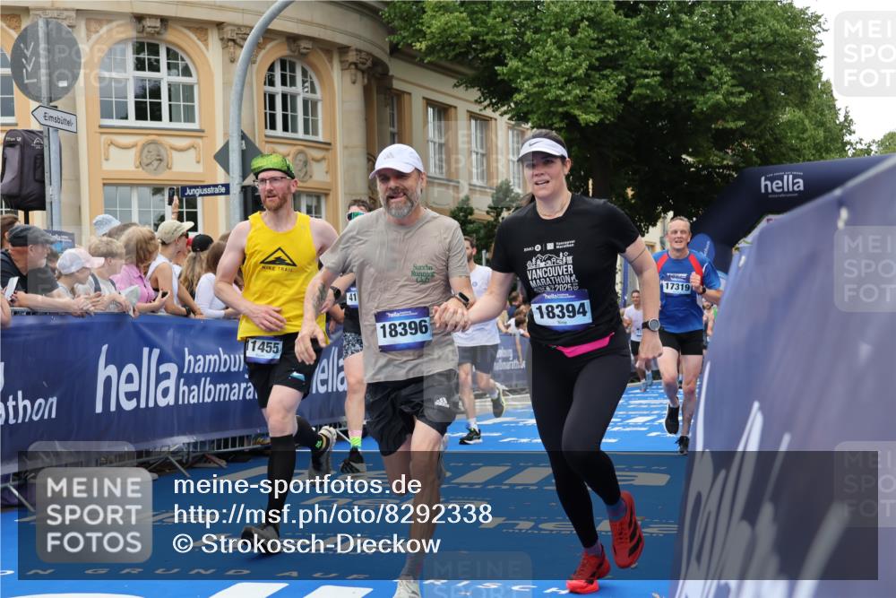29.06.2025 - hella hamburg halbmarathon Strokosch-Dieckow http://msf.ph/oto/8292338 29.06.2025 10:50:29 Ziel 1399, 1750, 3414, 4127, 4247, 4346, 5447, 6282, 6795, 7397, 7786, 8153, 8576, 8899, 9057, 11214, 11455, 12035, 12624, 13812, 14626, 15519, 15803, 16806, 17179, 17247, 17319, 18006, 18394 meine-sportfotos.de