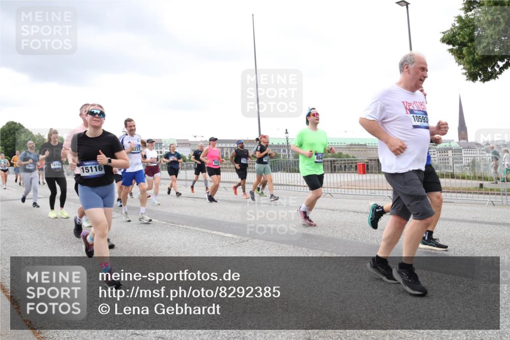 29.06.2025 - hella hamburg halbmarathon Lena Gebhardt http://msf.ph/oto/8292385 29.06.2025 10:55:54 Lombardsbrücke 18907, 16768, 15116, 5222, 864, 10593, 1616, 1738, 1873, 1909, 1917, 2095, 2793, 3101, 3244, 3268, 4265, 4354, 4470, 4473, 4836, 4896, 5220, 5222, 5306, 5487, 5575, 5580, 5994, 6055, 6056, 6113, 6257, 6494, 6594, 6968, 7516, 7548, 7616, 7969, 8005, 8110, 8305, 8527, 8532, 8533, 8626, 8648, 9435, 9548, 9614, 9618, 9838, 9857, 9858, 9861, 9865, 9956, 10094, 10436, 10438, 10449, 10559, 10593, 10640, 10987, 11903, 11962, 11963, 12695, 12902 meine-sportfotos.de