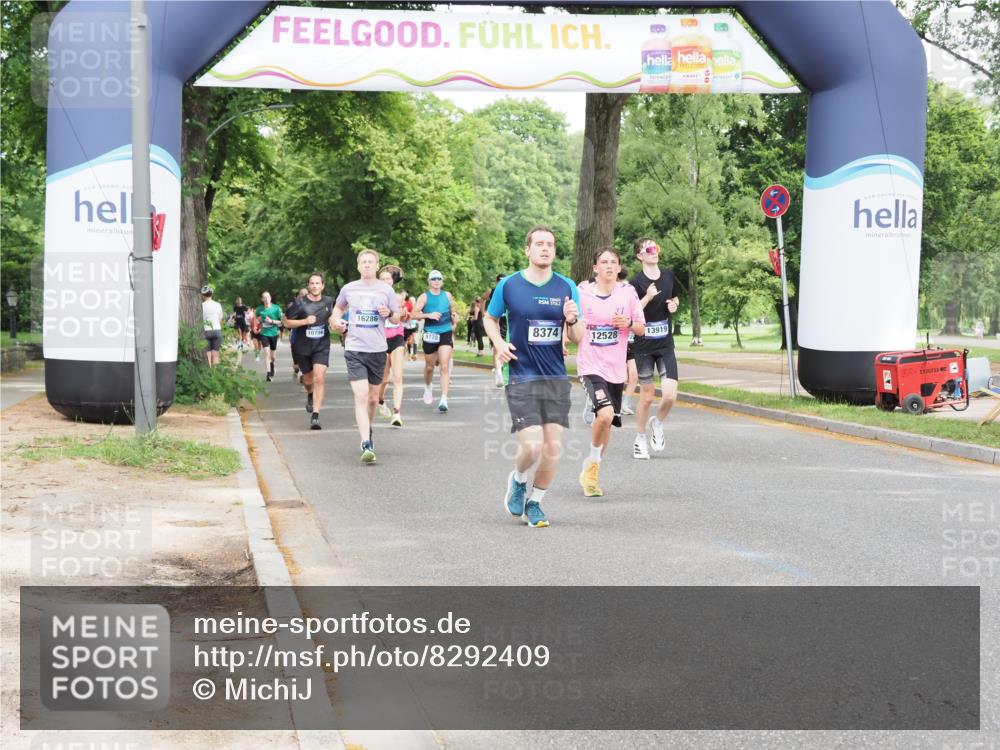 29.06.2025 - hella hamburg halbmarathon MichiJ http://msf.ph/oto/8292409 29.06.2025 10:33:44 Zwischen KM18-KM19 5706, 7087, 7450, 8374, 9720, 10796, 11495, 12528, 12579, 13687, 13919, 14228, 14462, 14764, 14783, 15362, 15365, 17492, 17544, 17835, 18081 meine-sportfotos.de
