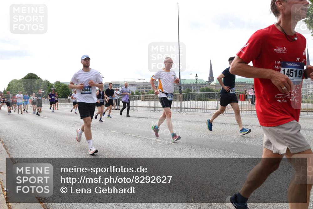 29.06.2025 - hella hamburg halbmarathon Lena Gebhardt http://msf.ph/oto/8292627 29.06.2025 10:21:21 Lombardsbrücke 8844, 1449, 684, 18170, 14519, 1028, 1072, 1266, 1401, 1658, 2271, 2383, 2635, 2815, 2956, 2986, 3122, 3161, 3453, 3770, 3813, 3817, 3825, 3826, 4082, 4350, 4697, 4786, 5041, 5061, 5122, 5373, 5395, 5412, 5493, 5759, 5767, 6103, 6275, 6308, 6844, 7228, 7375, 7522, 7553, 7608, 7781, 8095, 8286, 8724, 8726, 8844, 8896, 9005, 9011, 9100, 9108, 9236, 9369, 9483, 9499, 9501, 9532, 9624, 10374, 10585, 10602, 10874, 11698, 12175, 12694, 13057, 13508 meine-sportfotos.de