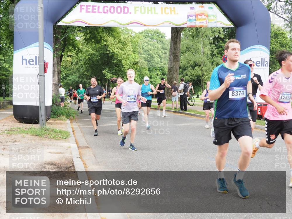 29.06.2025 - hella hamburg halbmarathon MichiJ http://msf.ph/oto/8292656 29.06.2025 10:33:45 Zwischen KM18-KM19 5706, 7450, 8374, 9720, 10796, 11495, 12528, 12579, 13687, 13919, 14228, 14462, 14764, 14783, 15362, 16286, 16834, 17492, 18081 meine-sportfotos.de