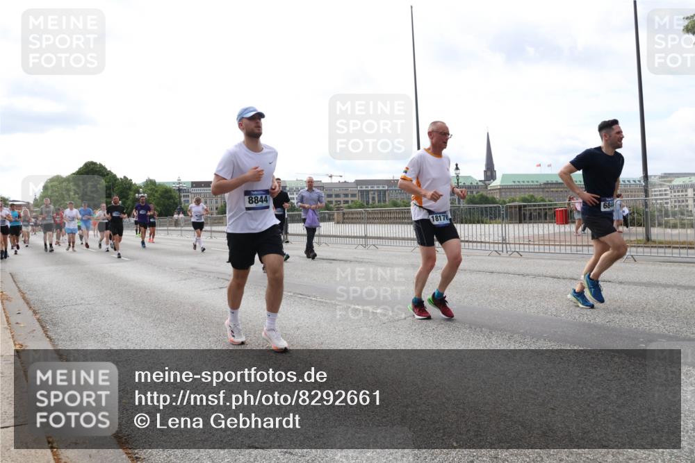 29.06.2025 - hella hamburg halbmarathon Lena Gebhardt http://msf.ph/oto/8292661 29.06.2025 10:21:21 Lombardsbrücke 8844, 684, 18176, 1028, 1072, 1266, 1401, 1658, 2271, 2383, 2635, 2815, 2956, 2986, 3122, 3161, 3453, 3770, 3813, 3817, 3825, 3826, 4082, 4350, 4697, 4786, 5041, 5061, 5122, 5373, 5395, 5412, 5493, 5759, 5767, 6103, 6275, 6308, 6844, 7228, 7375, 7522, 7553, 7608, 7781, 8095, 8286, 8724, 8726, 8844, 8896, 9005, 9011, 9100, 9108, 9236, 9369, 9483, 9499, 9501, 9532, 9624, 10374, 10585, 10602, 10874, 11698, 12175, 12694, 13057, 13508 meine-sportfotos.de