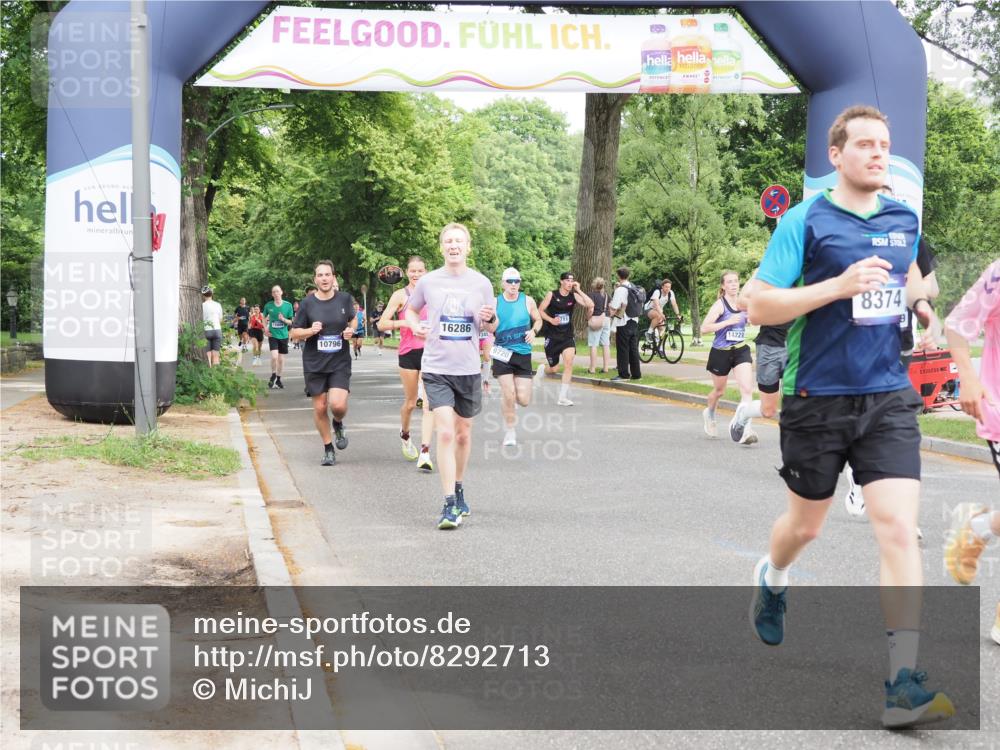 29.06.2025 - hella hamburg halbmarathon MichiJ http://msf.ph/oto/8292713 29.06.2025 10:33:45 Zwischen KM18-KM19 5706, 7450, 8374, 9720, 10796, 11495, 12528, 12579, 13687, 13919, 14228, 14462, 14764, 14783, 15362, 16286, 16834, 17492, 18081 meine-sportfotos.de