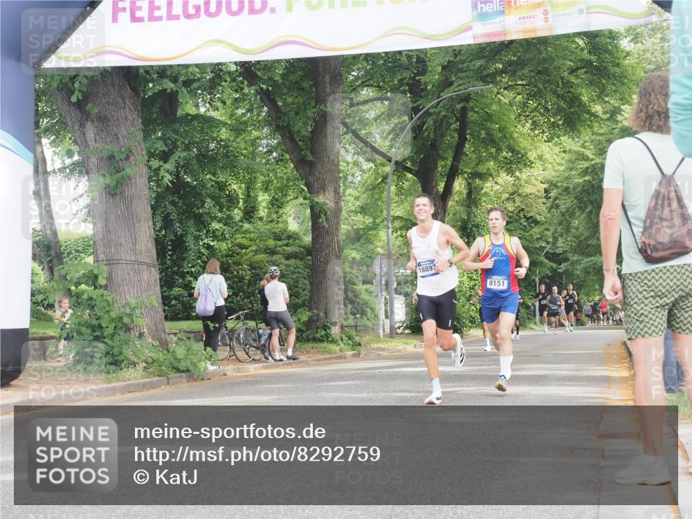 29.06.2025 - hella hamburg halbmarathon KatJ http://msf.ph/oto/8292759 29.06.2025 10:13:12 Zwischen KM18-KM19 4128 meine-sportfotos.de
